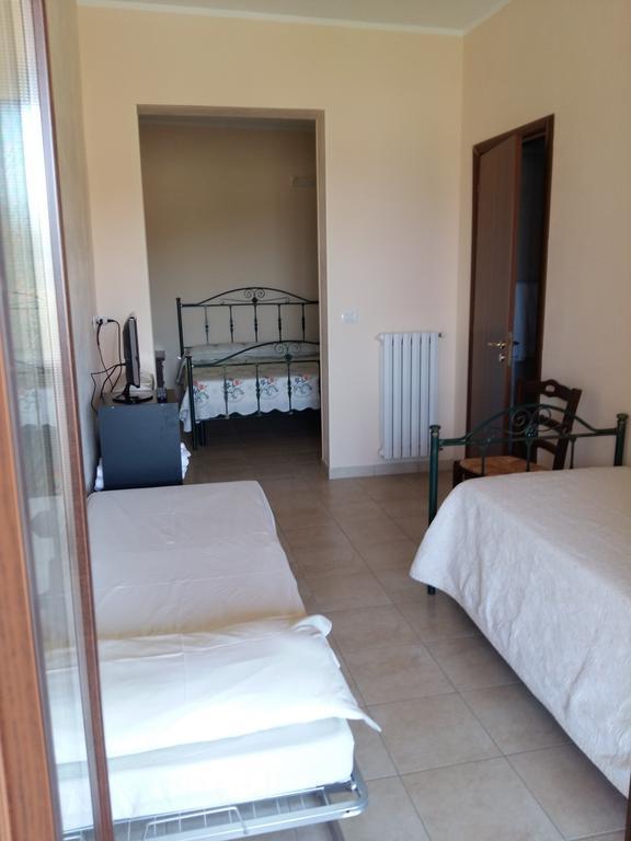 La Mortella Agriturismo 로톤델라 객실 사진