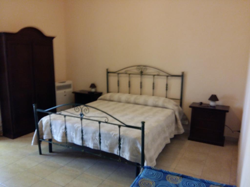 La Mortella Agriturismo 로톤델라 객실 사진