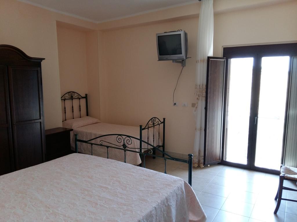 La Mortella Agriturismo 로톤델라 객실 사진