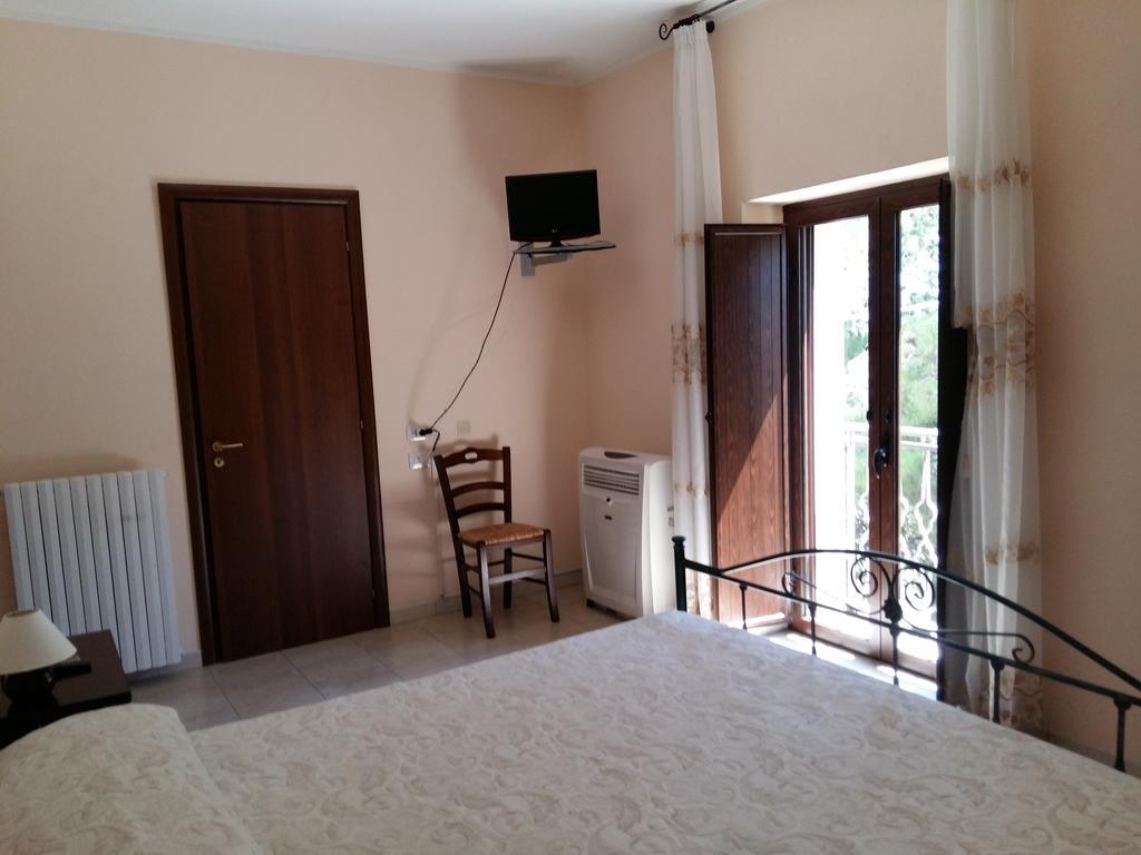 La Mortella Agriturismo 로톤델라 객실 사진