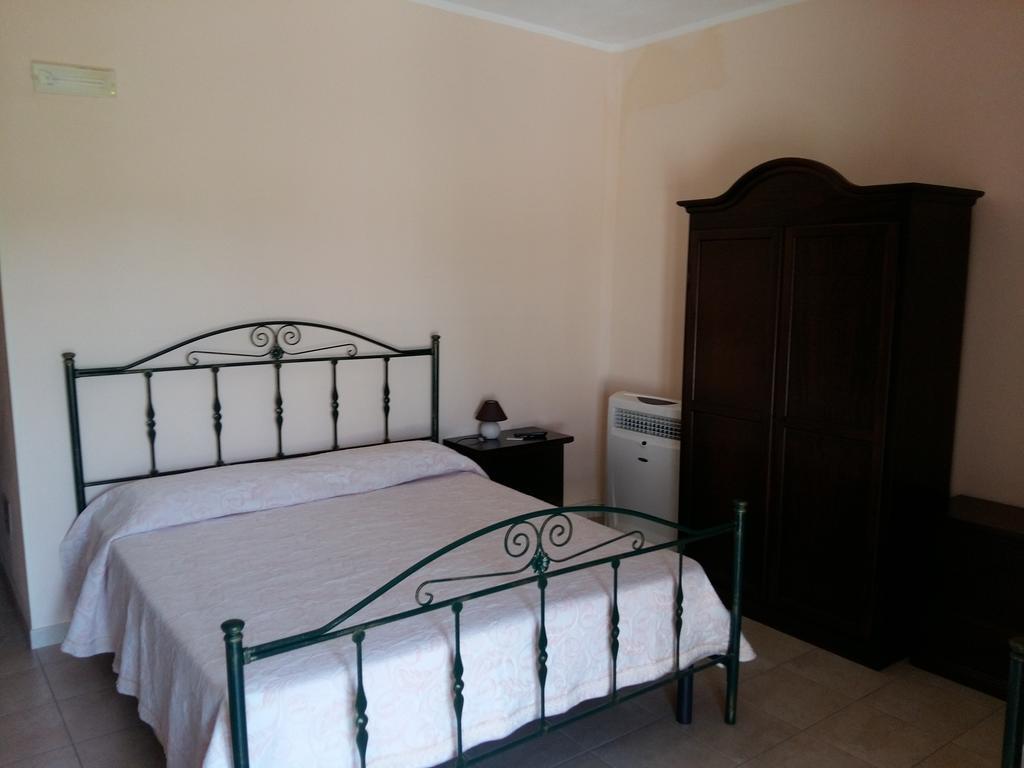 La Mortella Agriturismo 로톤델라 객실 사진