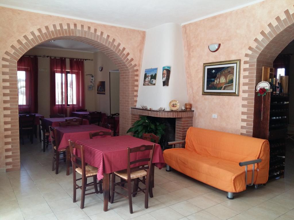 La Mortella Agriturismo 로톤델라 외부 사진